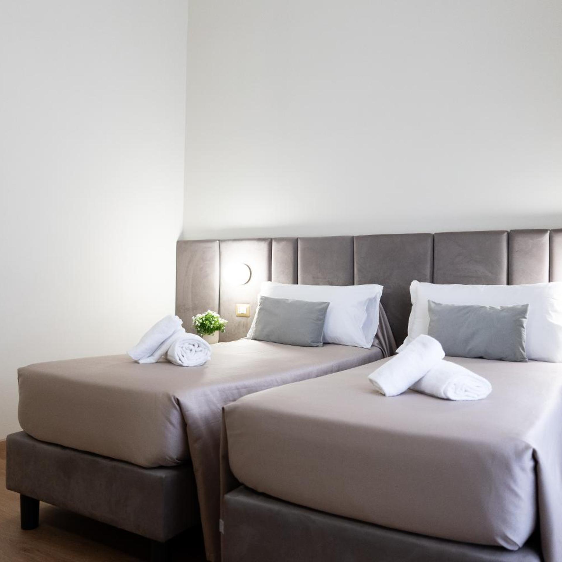 Deluxe, Double or Twin Bed, Hotel Romantica 5/10