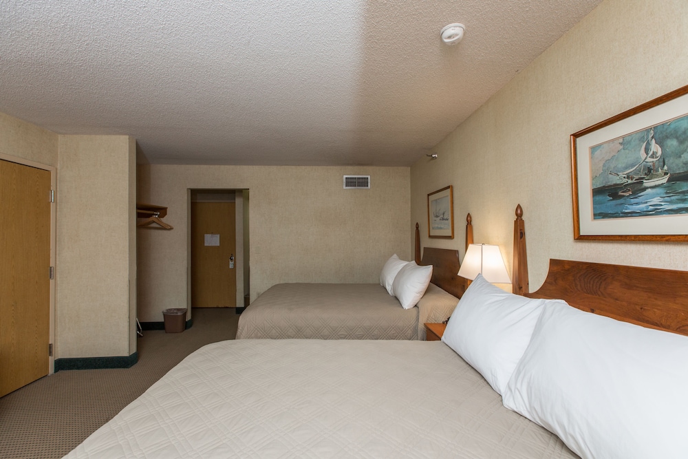 Commodores Inn 6/50