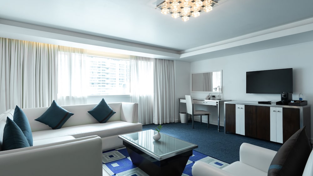 Night Hotel Bangkok (formerly Dream Hotel Bangkok) 51/81