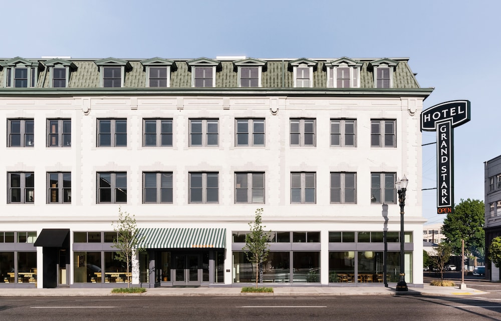 Hotel Grand Stark 9/67