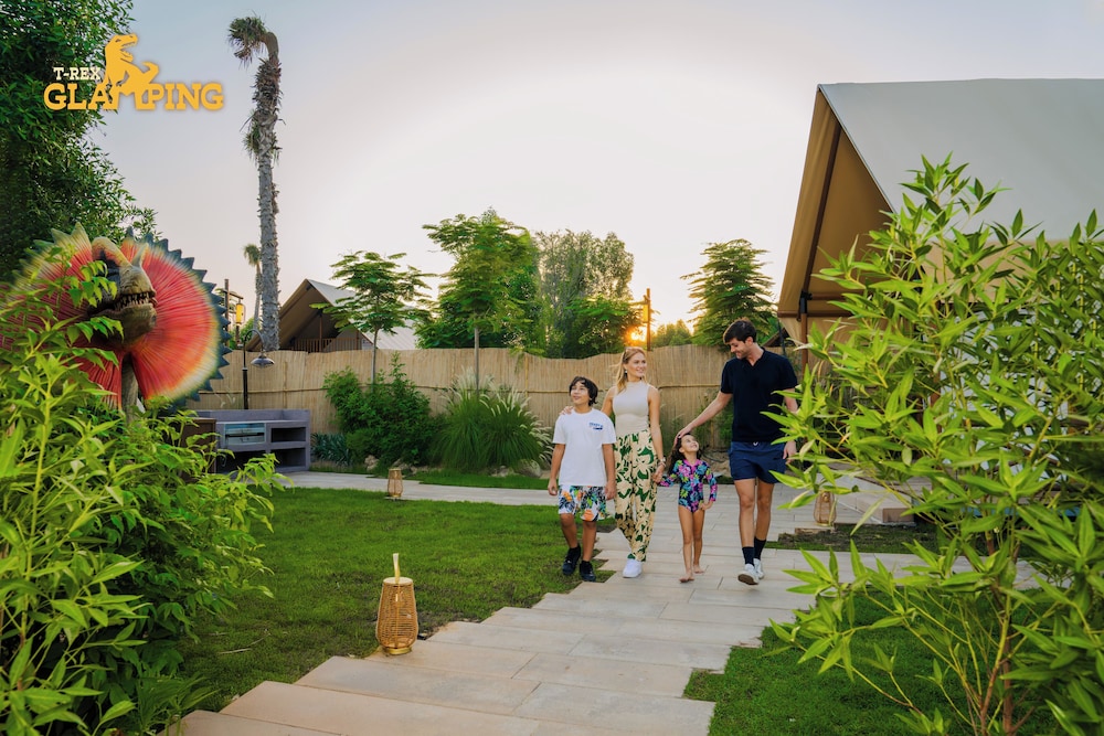 T-Rex Glamping Dubai Parks and Resorts 41/48