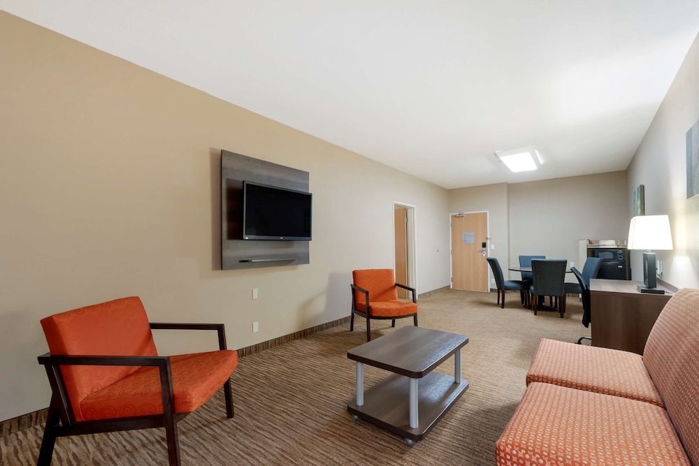 Best Western Plus DFW Airport Suites 22/43