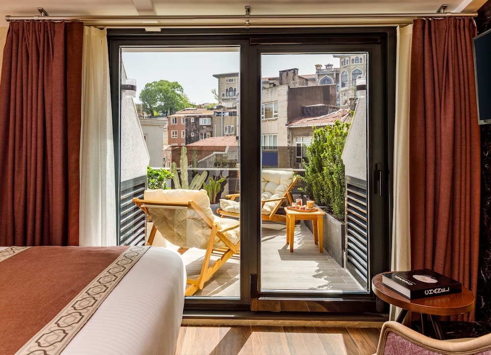 Euro Design Hotel 33/71