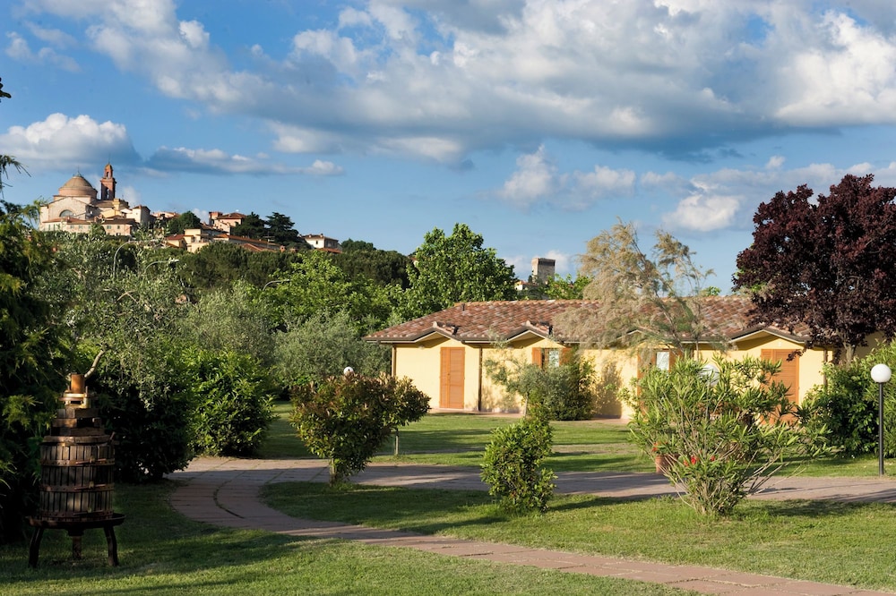 Villaggio Albergo Le Macerine 37/46