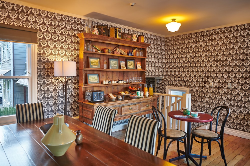 Dairy Private Luxury Hotel 60/81