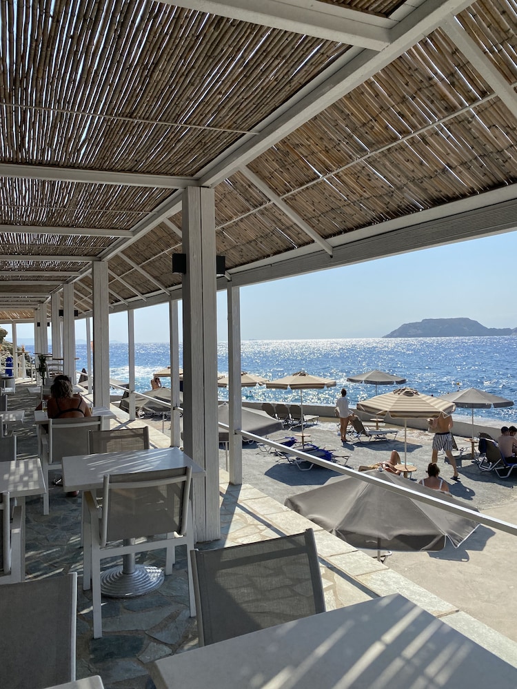 Peninsula Resort & Spa 36/62