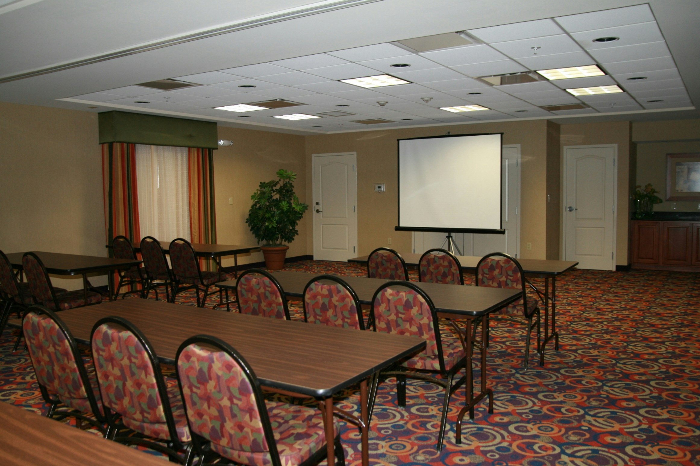 Hampton Inn Macomb 54/63