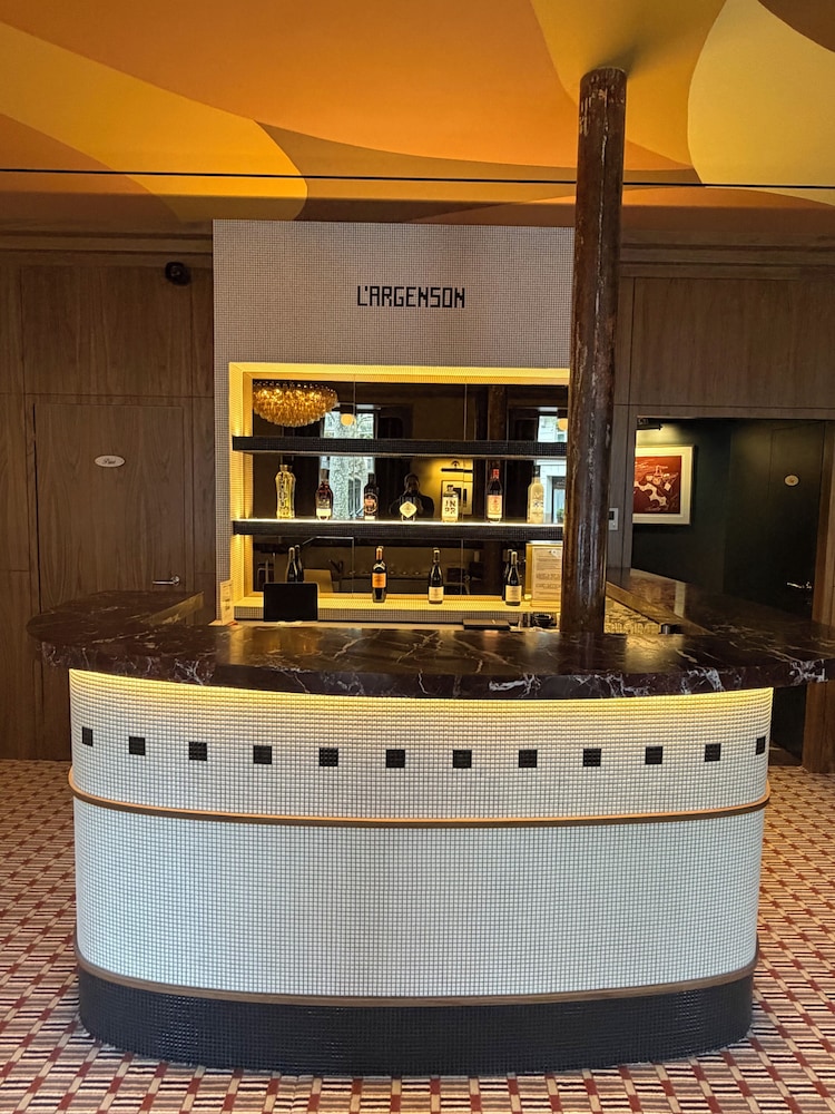 HOTEL D'ARGENSON 11/75