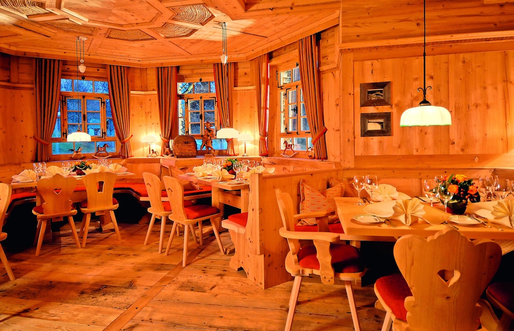 MD-HOTEL GRUENER WALD 32/48