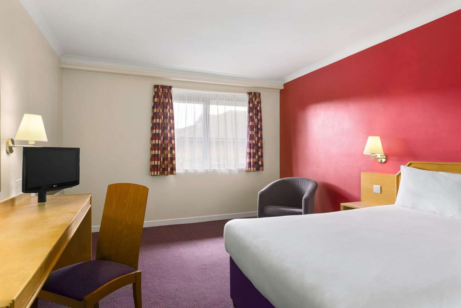 Days Inn by Wyndham Hamilton 4/9