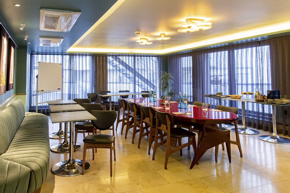 MUZE Hotel Dusseldorf - Handwritten Collection 42/49