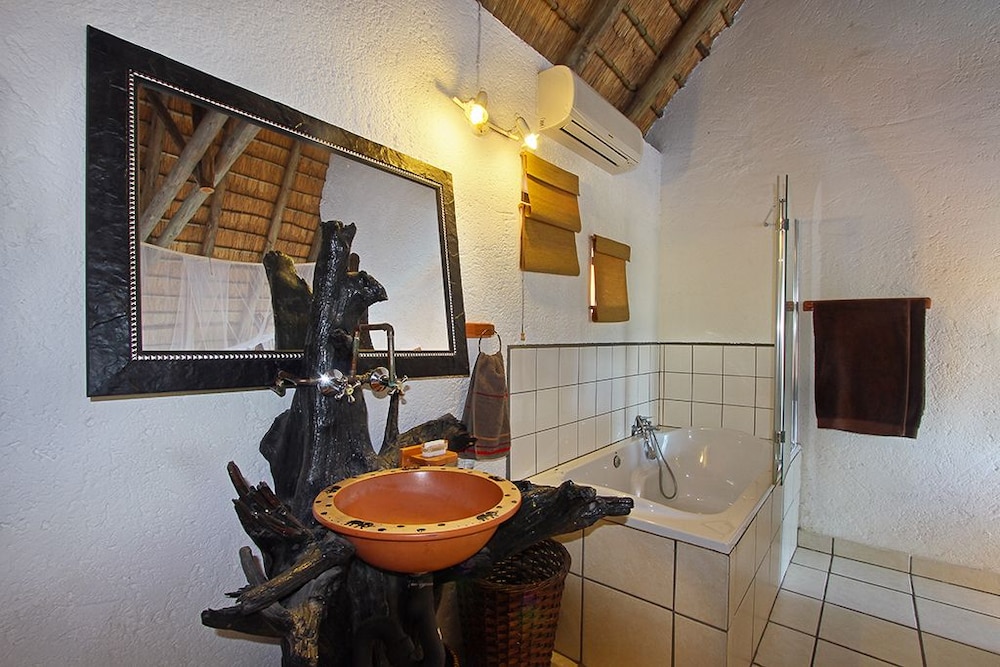 Normann Safari Bush Lodge 48/50