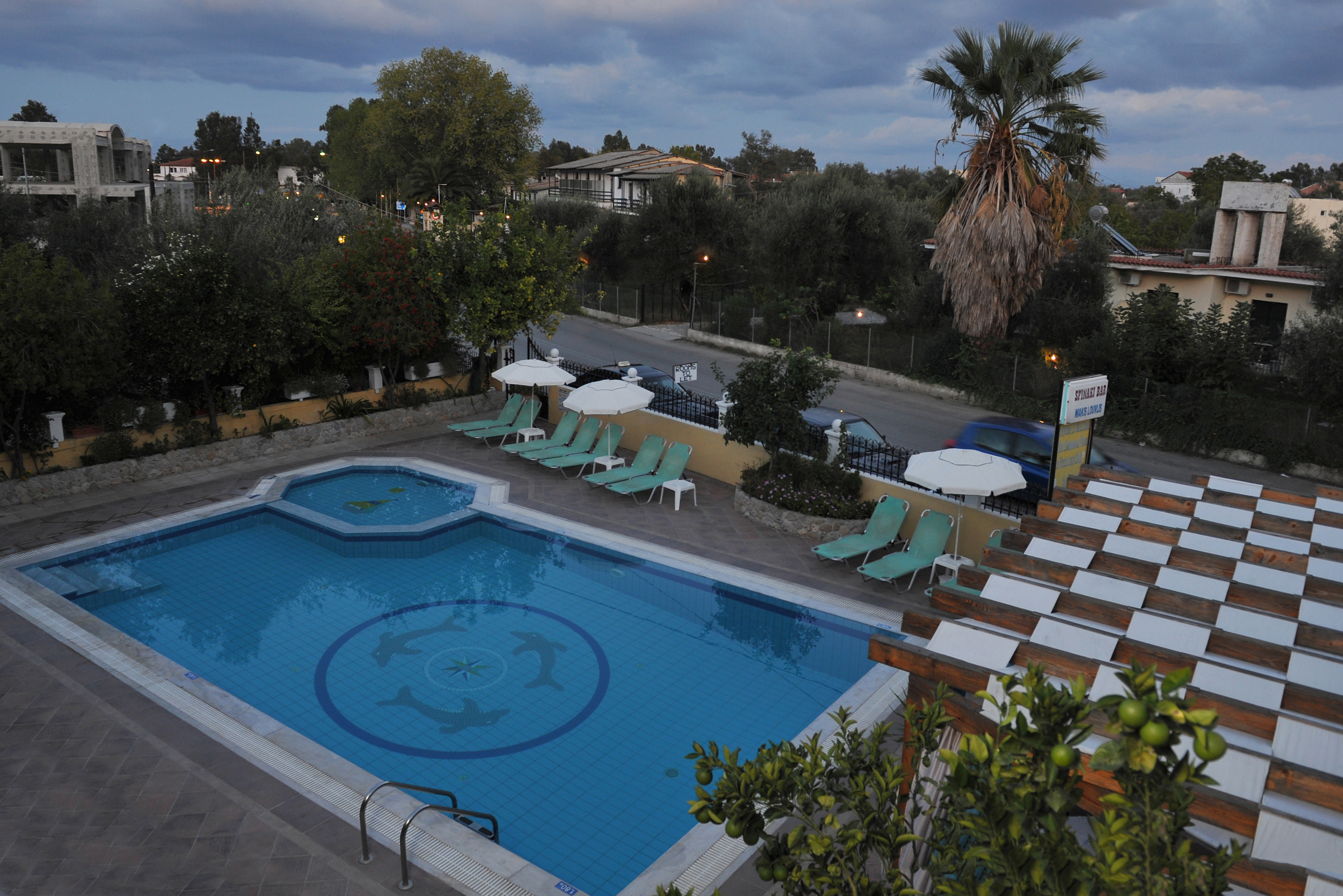 Makis Louvlis Luxury Apartments 38/58