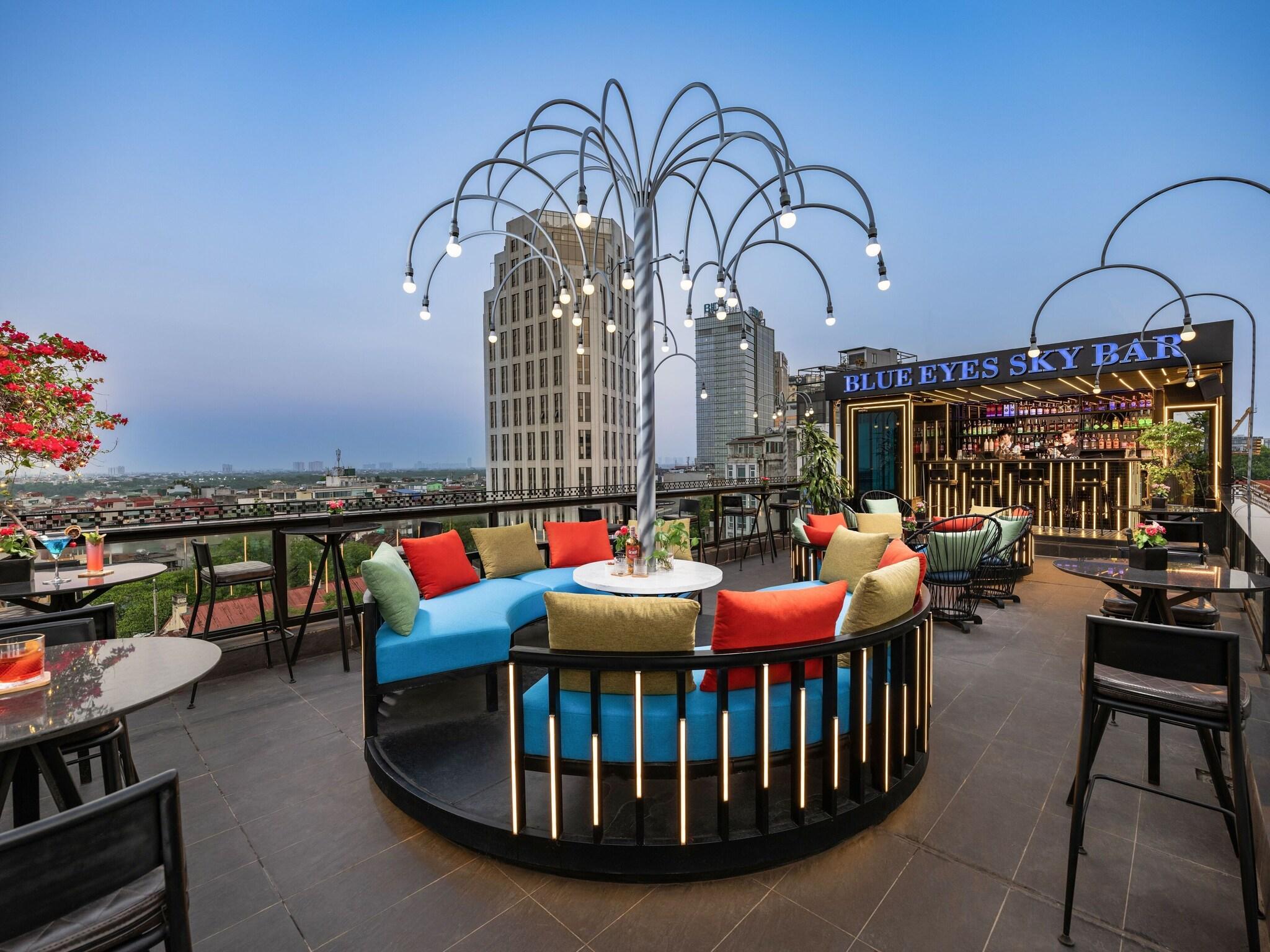 Shining Central Hotel & Spa 25/29