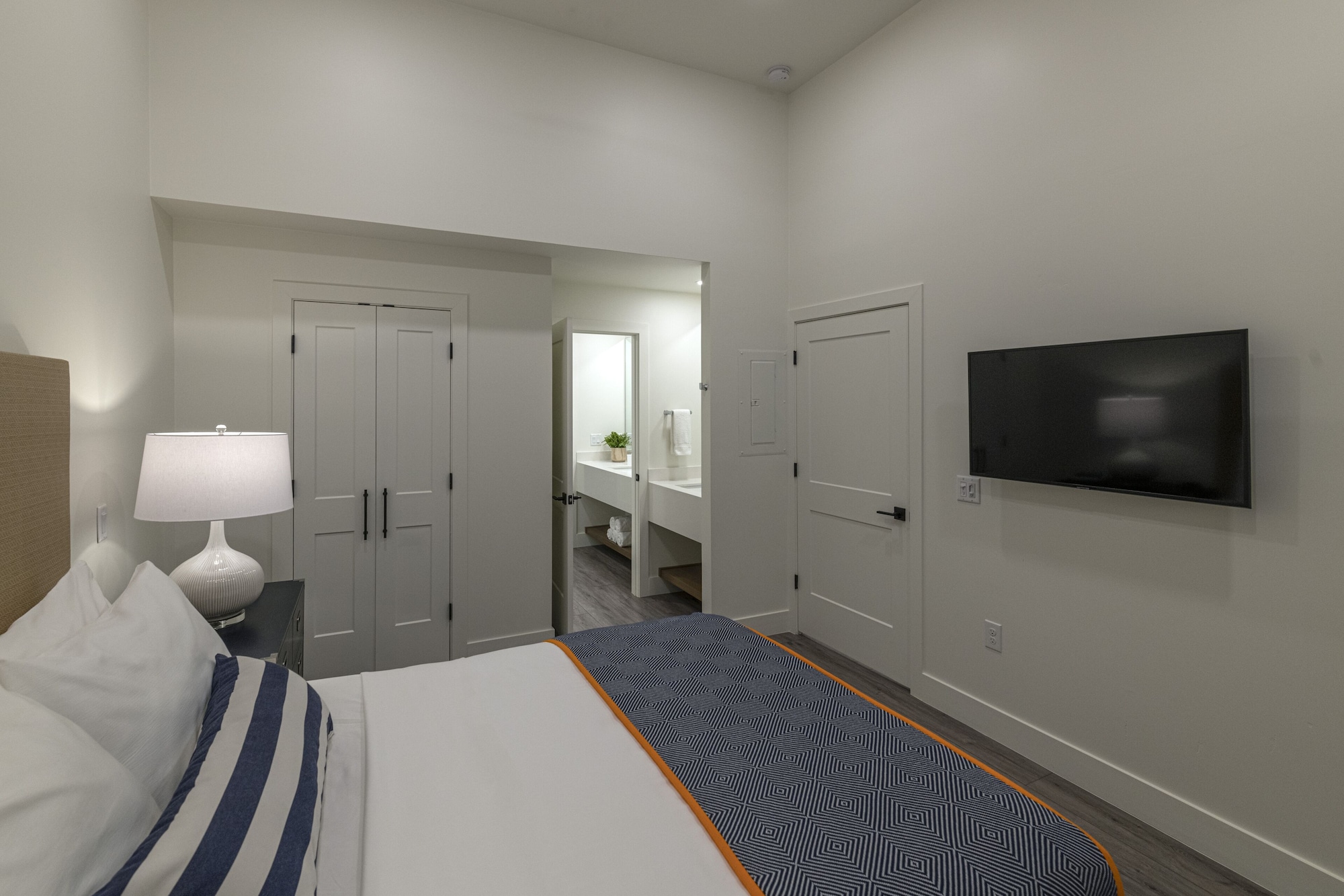Beach, Village, Harbor, Suite, King and Queen Bed