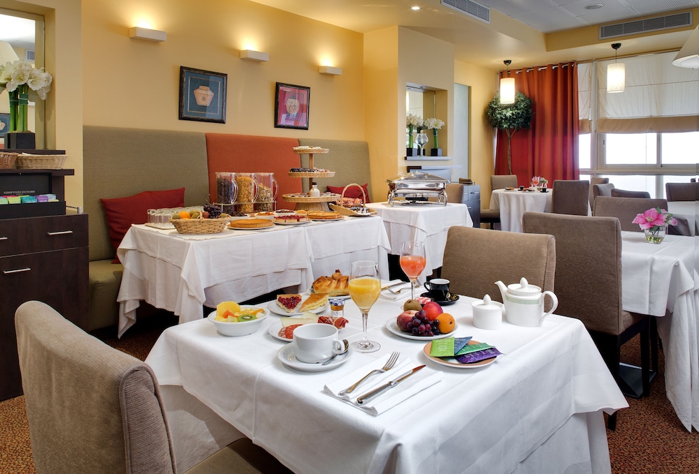 Hotel Eliseo 37/50