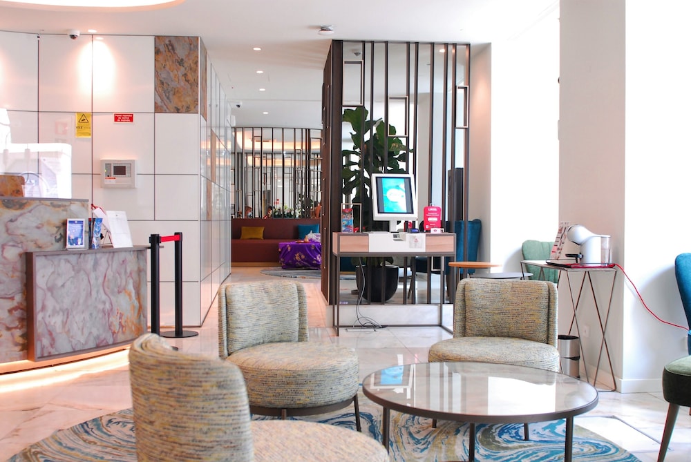 The 7 Hotel 57/71