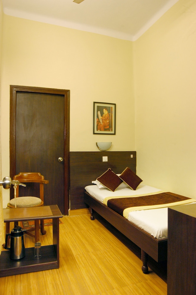 Hotel Varuna 34/46