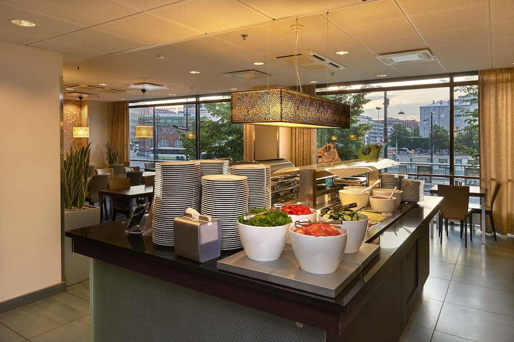 restaurant cafeteria