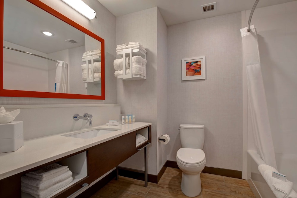 Hampton Inn Santa Fe South Nm 11/52