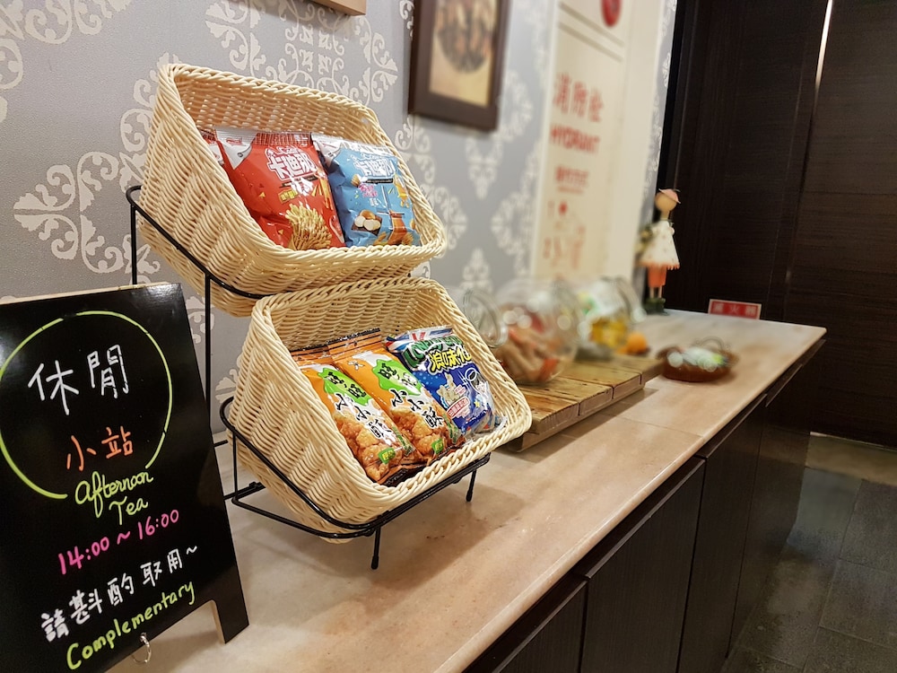 Unique Holiday Hotel 6/32