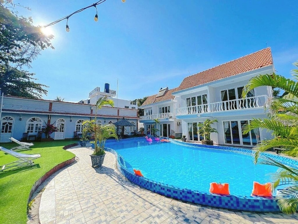 Sand Beach Resort 48/50
