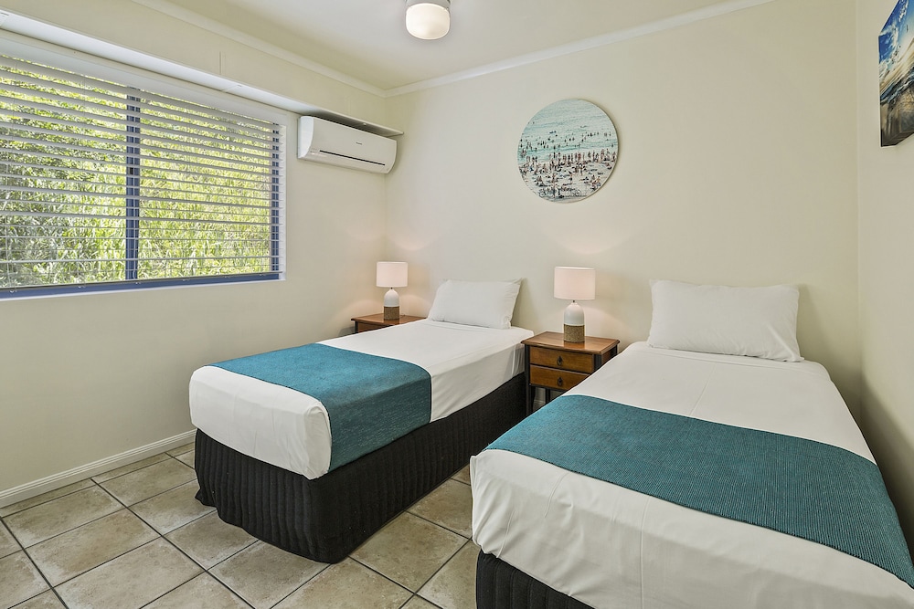 Seastar Apartments 11/50