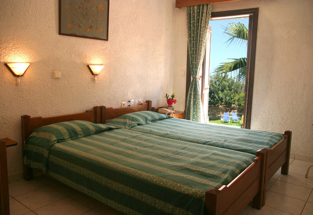 Iliostasi Beach Apartments 16/46