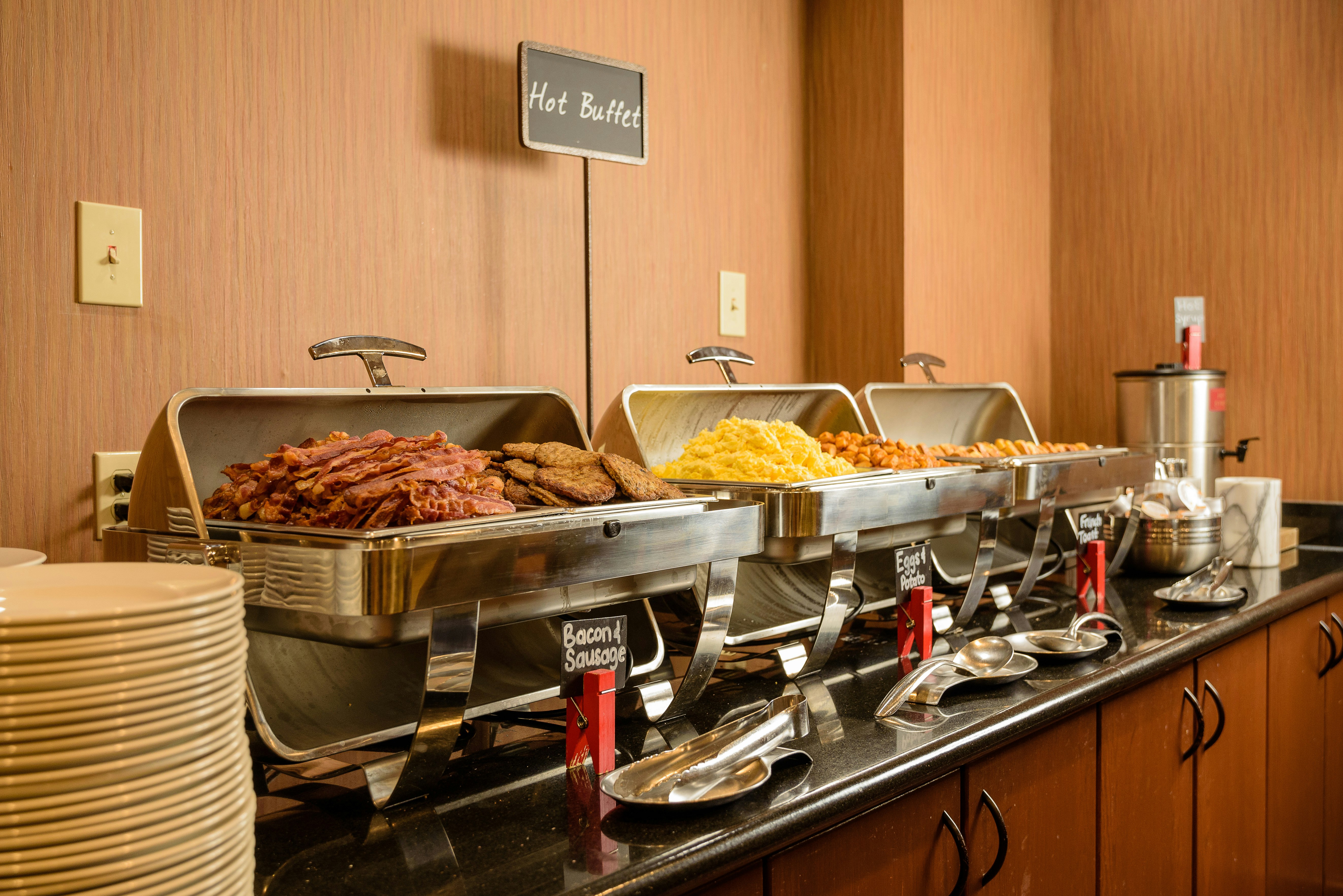 Embassy Suites by Hilton Minneapolis North 23/72