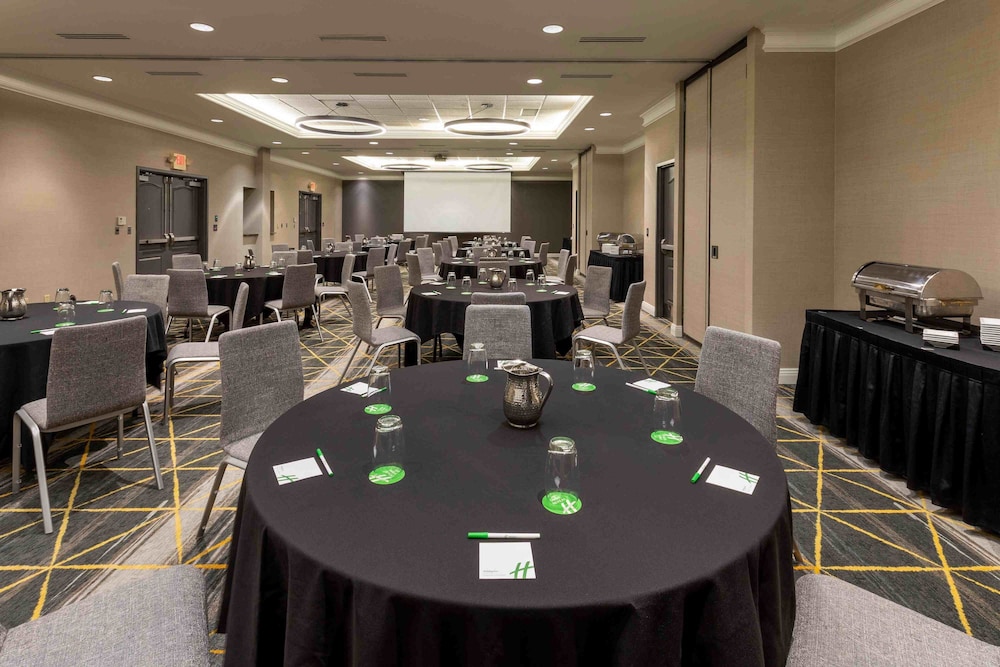 Holiday Inn Toledo-Maumee(I-80/90) 49/58