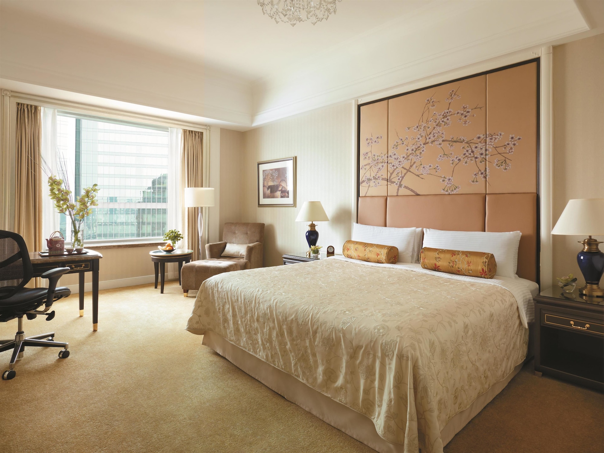 HORIZON, BUND, KING BED, RIVER WING