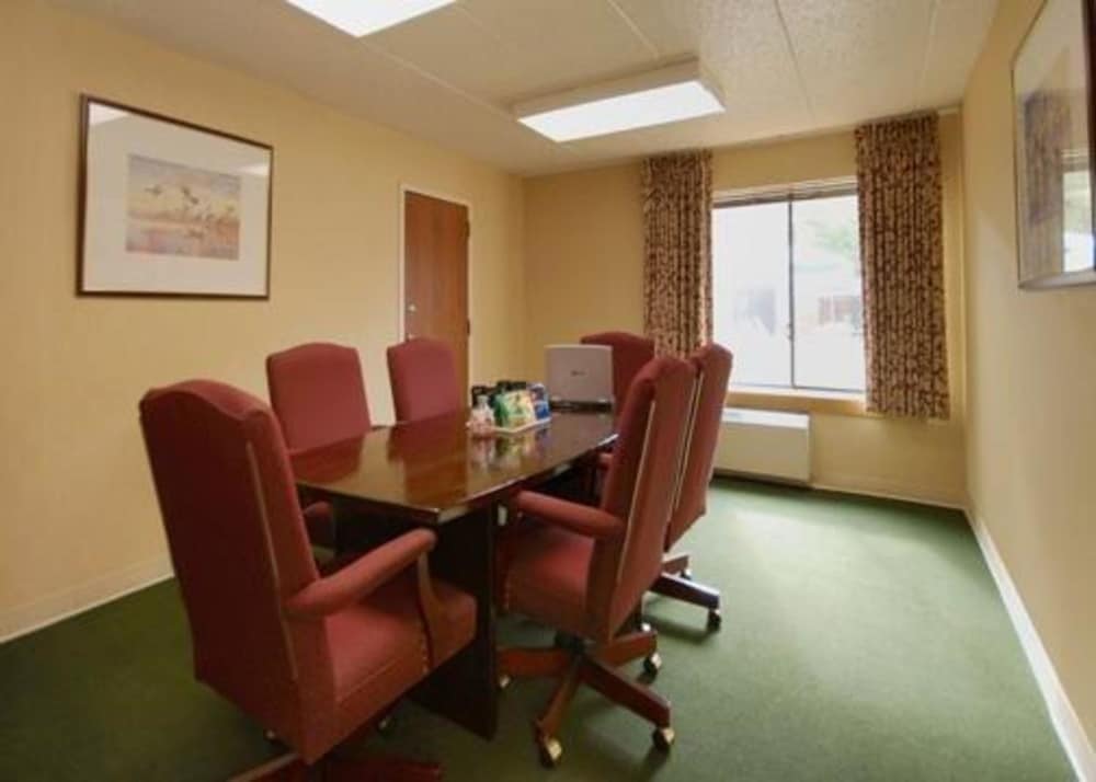 Comfort Inn & Suites Indianapolis Northwest - College Park 35/39