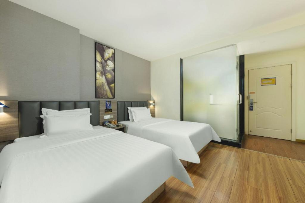7 Days Inn (Dongguan Changping Railway Station) 11/41