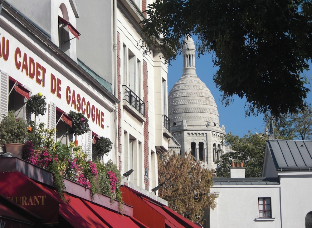 Hotel 29 Lepic in PARIS