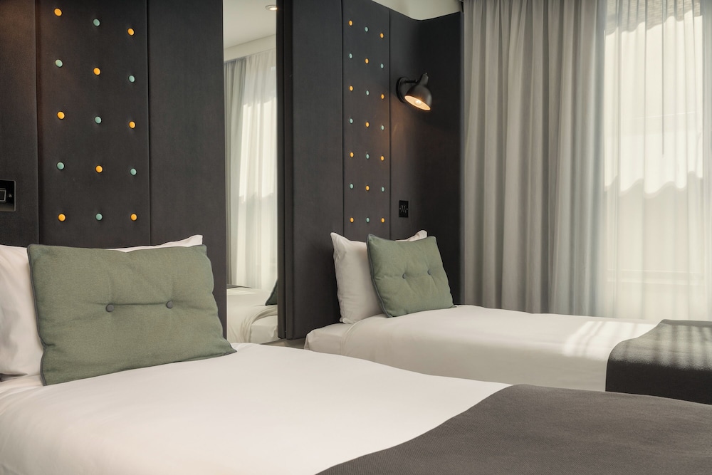 Twin Room, Point A Hotel Paddington 2/10