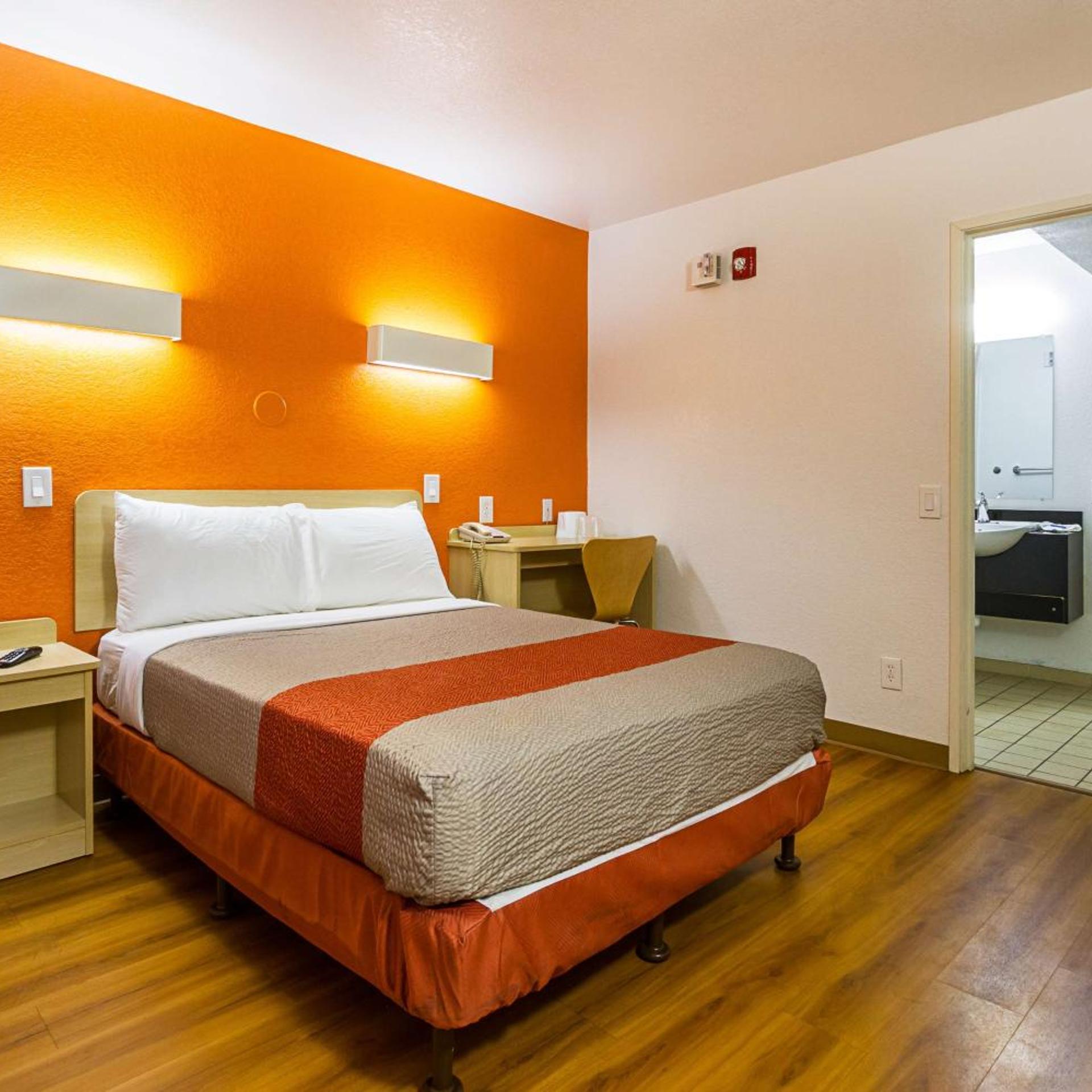 غرفة بسرير كوين، Motel6 Mesa, AZ - North 5/10