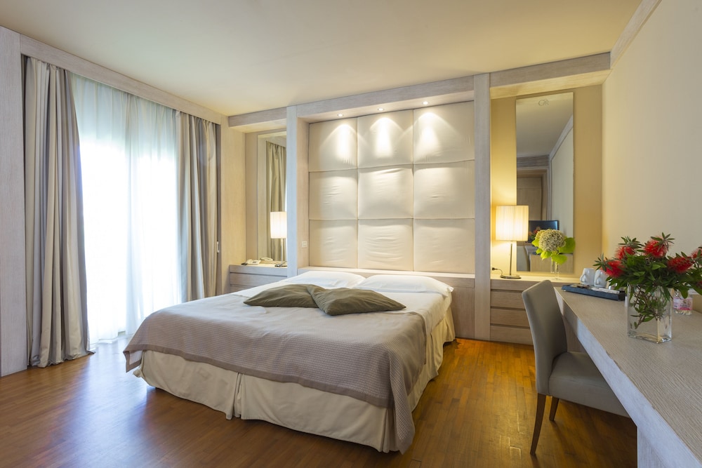 Mercure Tirrenia Green Park 12/50