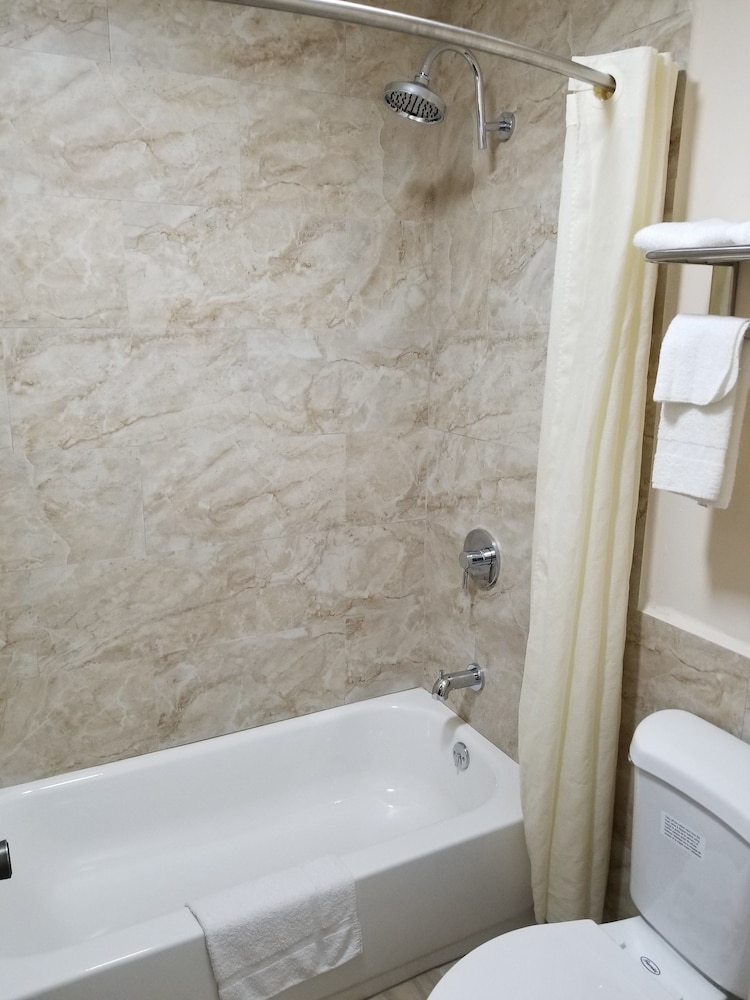 Econo Lodge Kosciusko MS 4/25