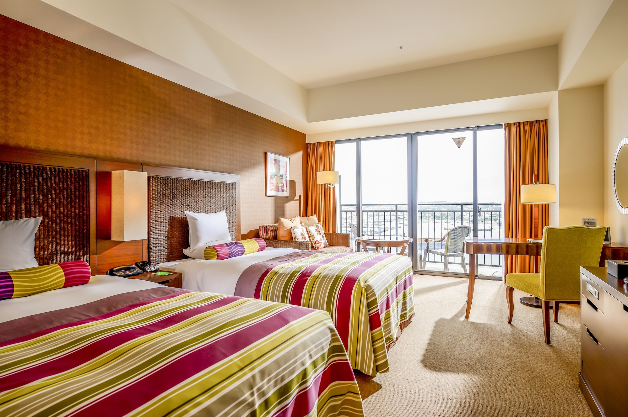 Harbor, Club, Premium, Twin Beds, Lounge Access, Large