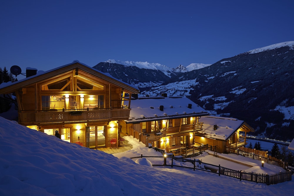 HOCHLEGER - DELUXE CHALETS 1/49