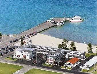 Days Inn By Wyndham Mackinaw City - Lakeview 27/28