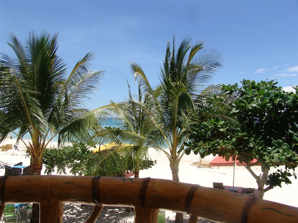 Marlins Beach Resort 3/65