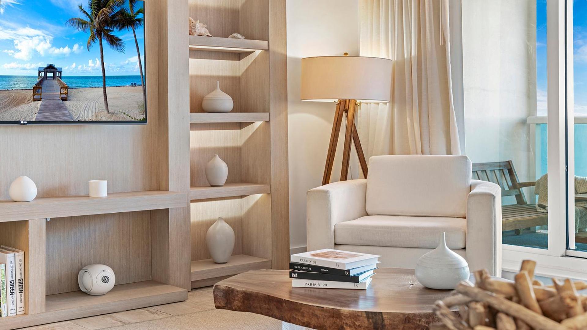 Luxurious Private Condo at 1 Hotel & Homes -945 6/28