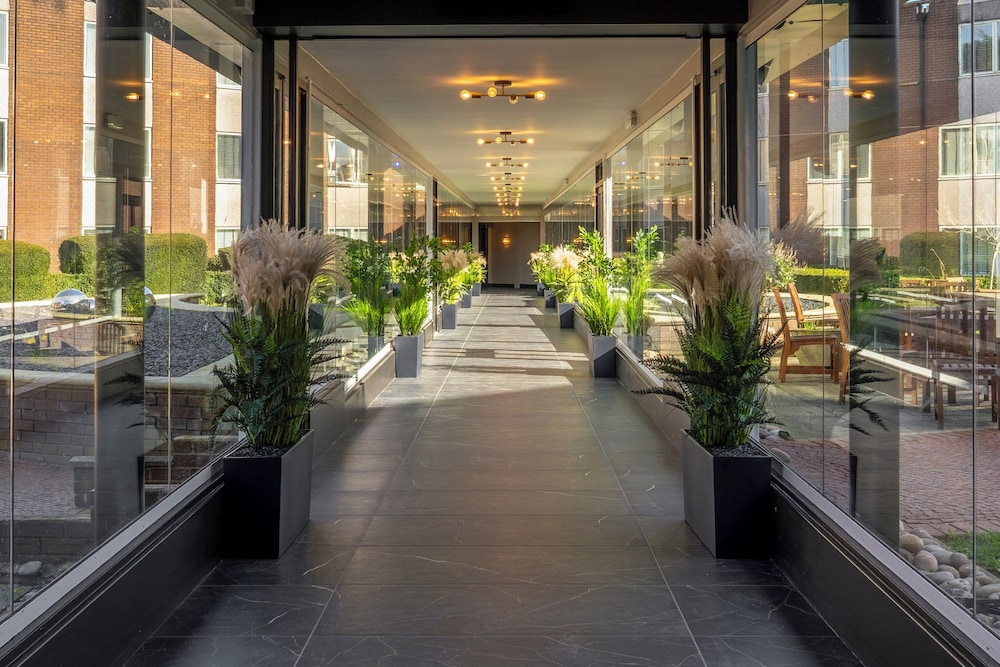 Daresbury Park Hotel 48/50