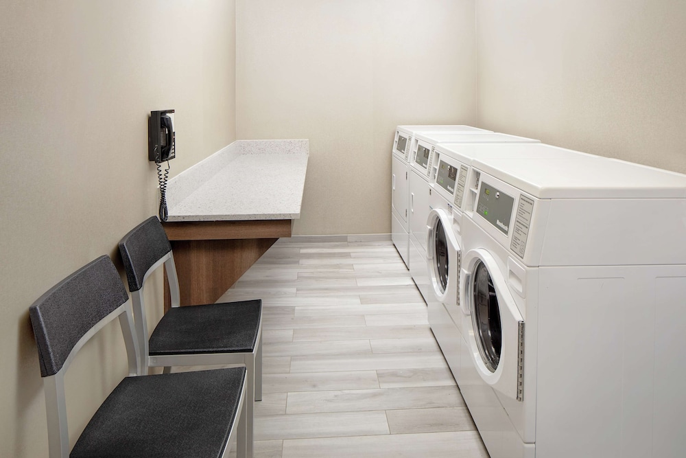 Homewood Suites - Dallas/Market Center 33/34