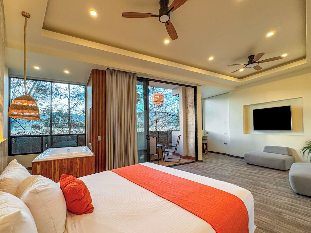2 Bedrooms, Governor, Suite, 2 Futon Beds, 3 King Beds