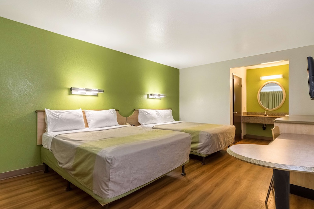 Motel6 Buttonwillow, CA - Central 23/50