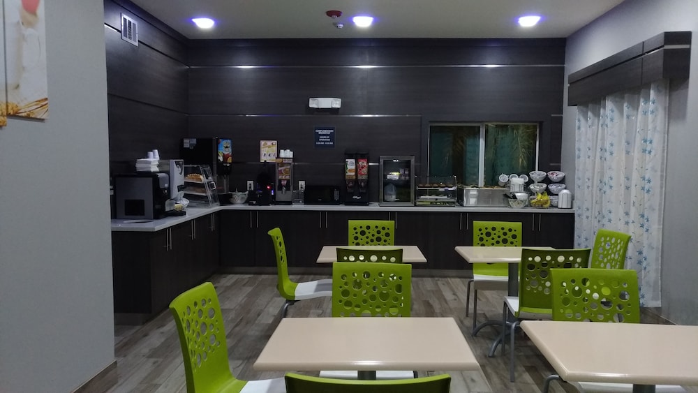 Haven Inn & Suites 42/63