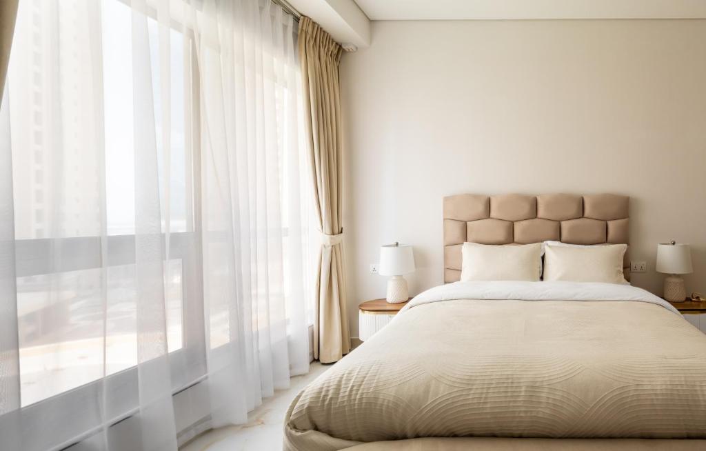 Studio, Queen Bed
