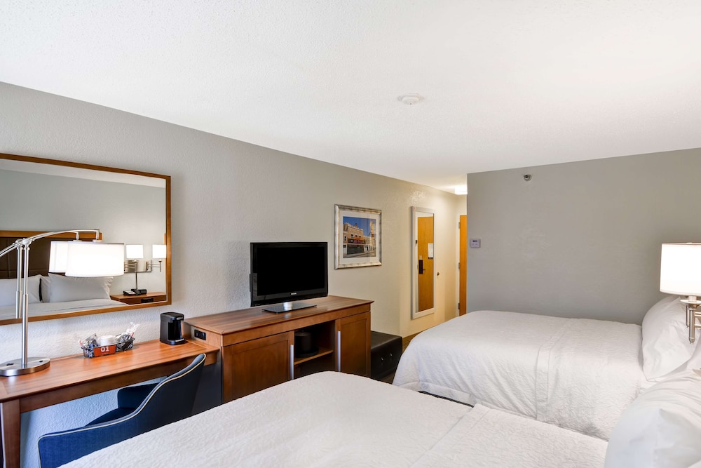 Hampton Inn Memphis-Poplar 21/53